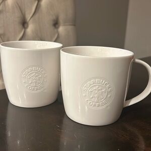 Set of matching Starbucks mugs - like new!